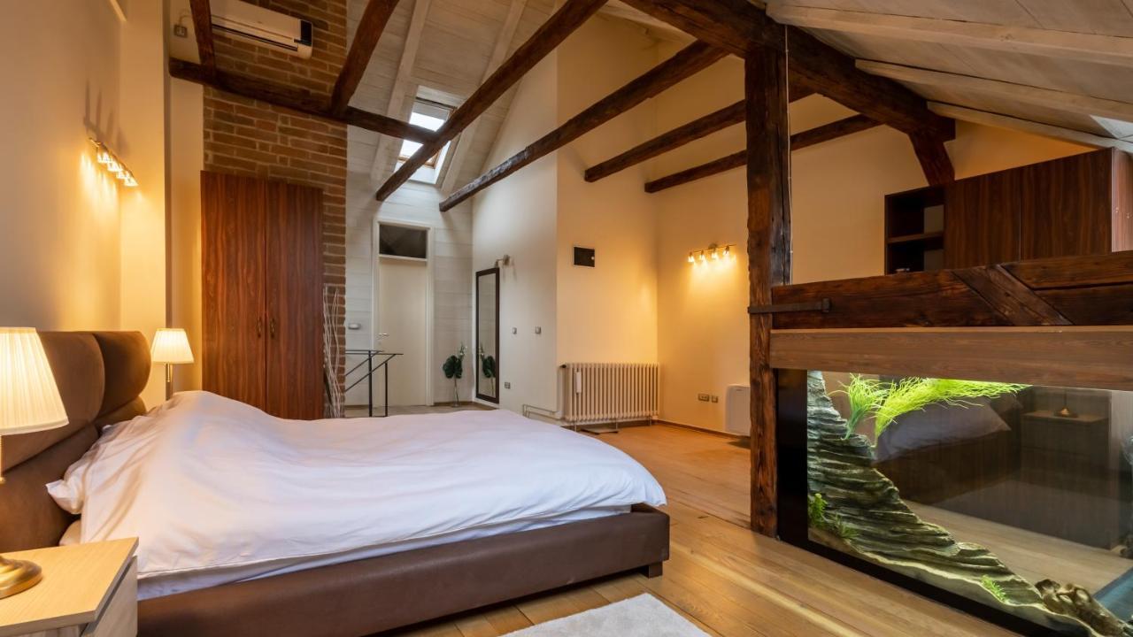 Old Port Lux Riverview Duplex In Center Apartment